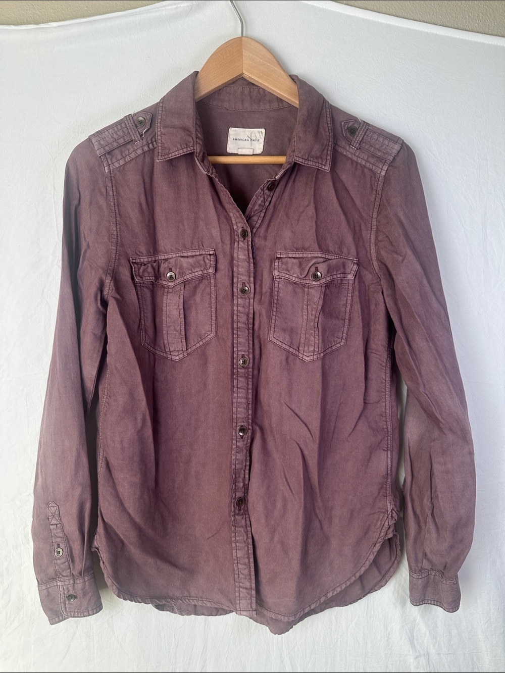 American Eagle Outfitters Boyfriend Button-Up in Mauve